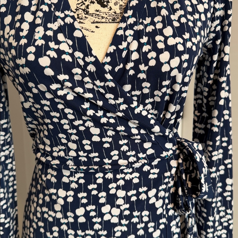 Beautiful Blue Wrap Dress with white floral print - Picture 5 of 6